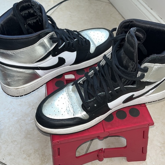 MENS/WOMENS AIR JORDAN 1 SIZE 13 “SILVER TOE” (AS IS) - Picture 6 of 7